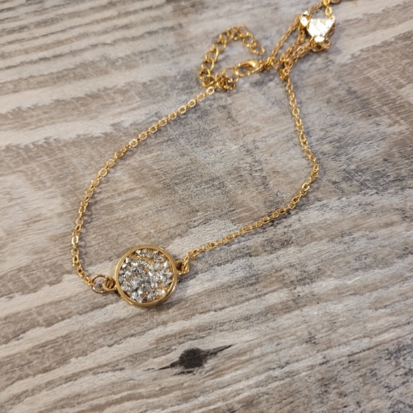 Bracelets - Picture 2 of 16